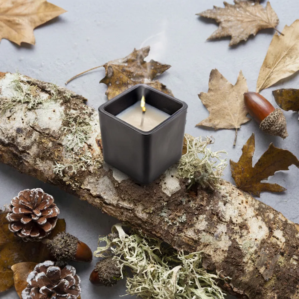 Scented Candle in Square Glass Bottle, Bamboo Lid, Oakmoss & Amber Scent 5