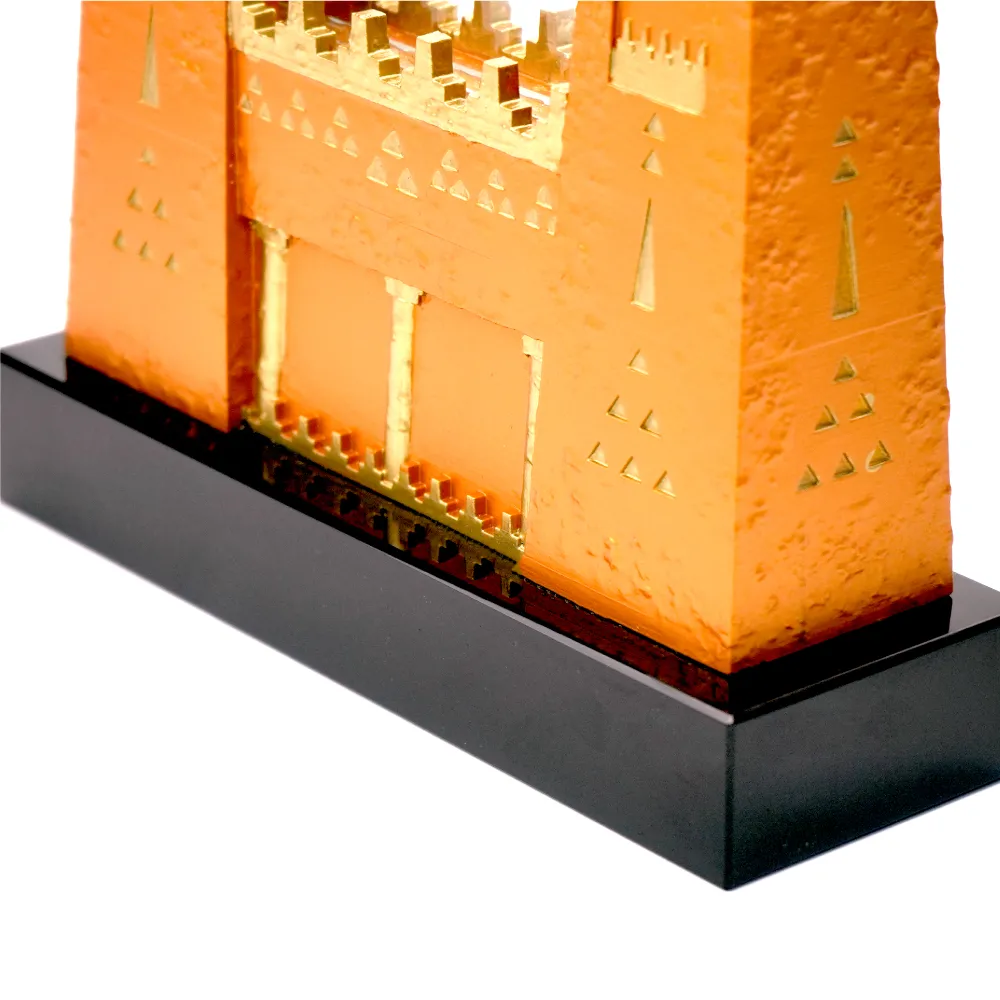 Castle Design Crystal Award in Black Presentation Box 1