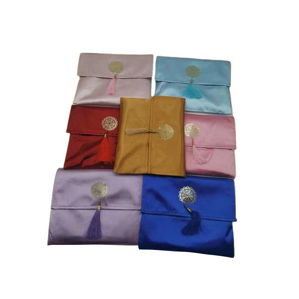 Prayer Mat & Beads Set with Satin Pouch 3