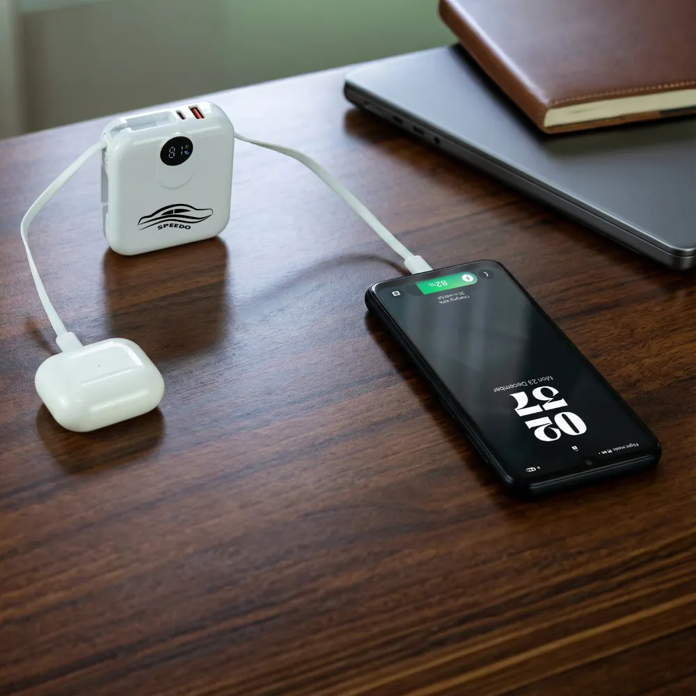 Fast Charging Digital Powerbank 38.5Wh, Built-in Type-C, 10K mAh 6