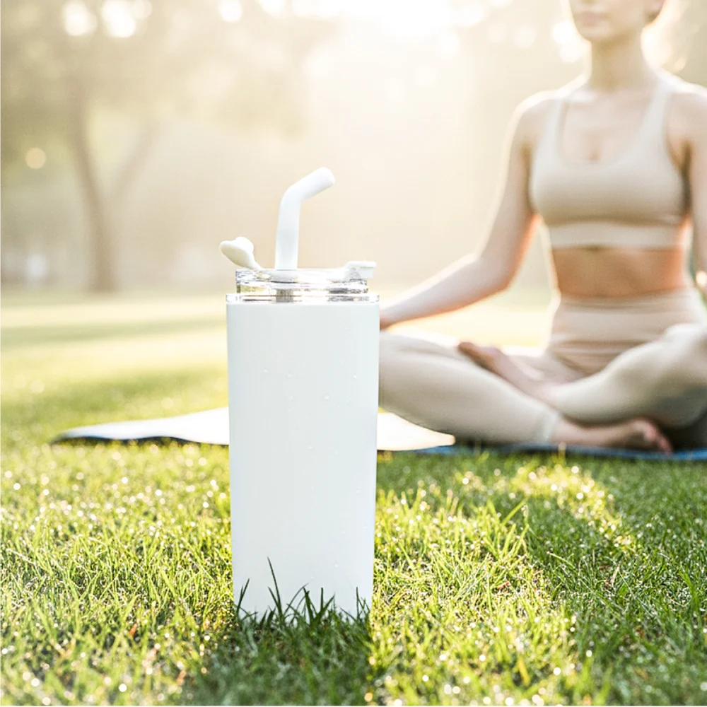 Double Wall SS Tumblers with Transparent Lid & Metal Straw – 500ml 9